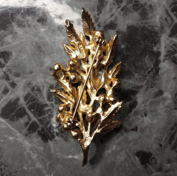 Art Signed Vintage Gold Tone Brooch Pin - Picture 2 of 3